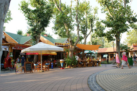 Am Platanstrand in Balatonboglár