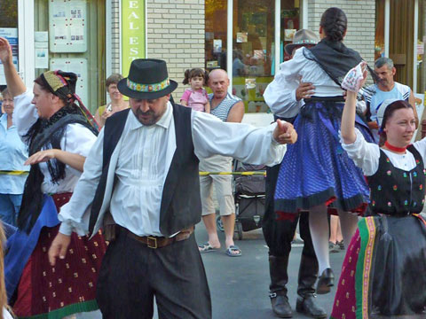 Umzug zum Weinfest in Boglár